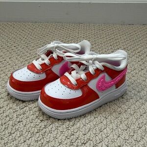 NEVER WORN Nike limited addition Vday Low-Top Sneakers